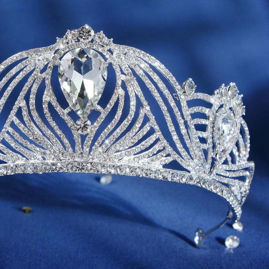 Bridal hair accessories, wedding dress, headpiece, simple and versatile, niche design, light luxury, diamond-encrusted crystal crown, crown