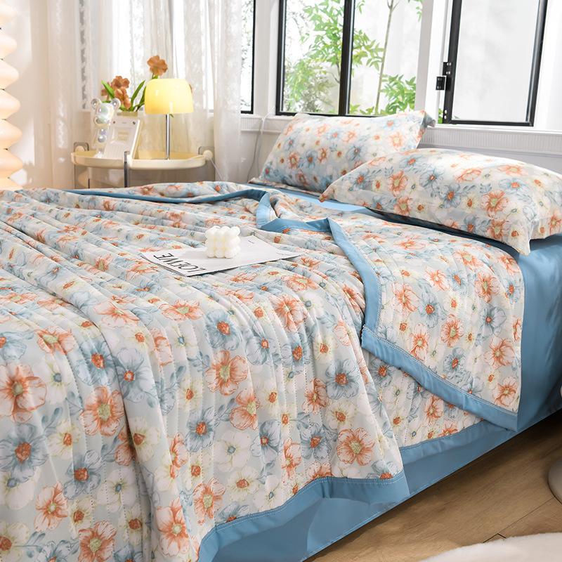Comfortable Summer Quilt Cooling Sensation Lightweight Blanket Coolness Bare Sleeping Quilted Comforter Duvet  Flower Printed Quilted Bedspread