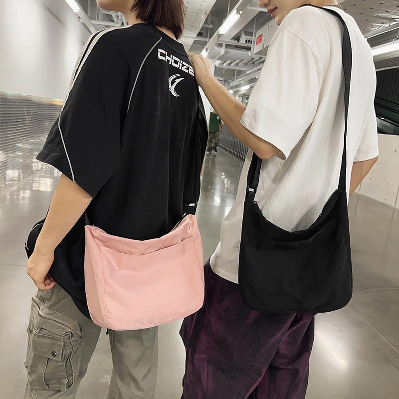 Commuter To Work Women's Messenger Bag 2025 Casual Fashion Small Fresh Casual Shoulder Bag Men's and Women's Commuter Small Satchel