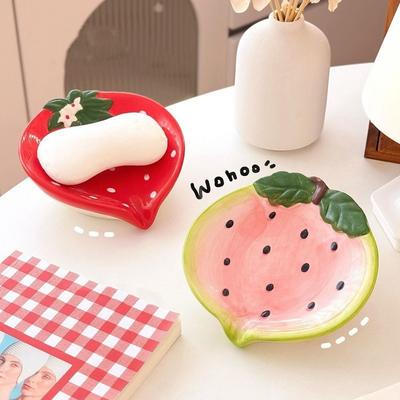 Récipient Plateau Boîte à Savon Mignonne en Céramique Fraise Style Luxe Plateau à Savon Décoratif Pastèque Porte-Savon Portable Ménage