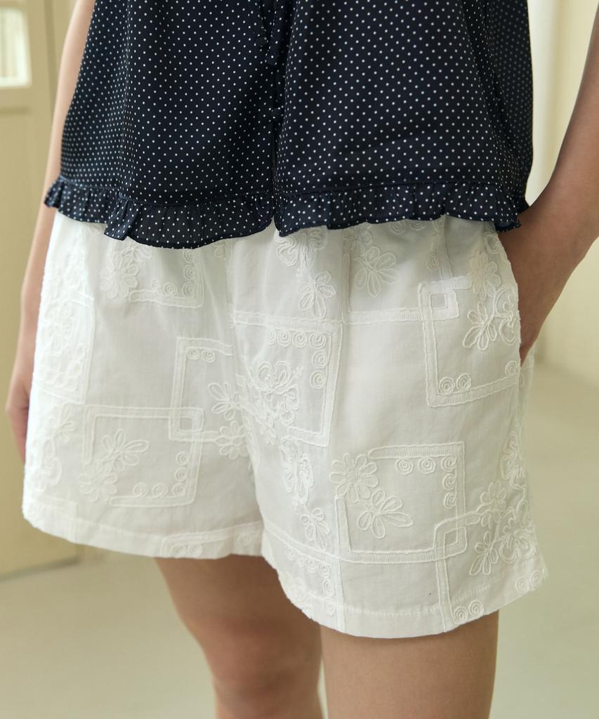 WIOE Masha Cotton Banding Shorts_White