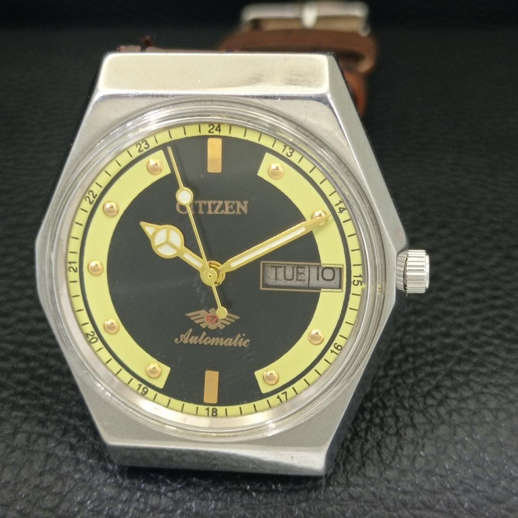 CITIZEN AUTOMATIC 8200 JAPAN MENS VINTAGE BLACK COLOR DIAL WATCH a702785-1 R210-a702785