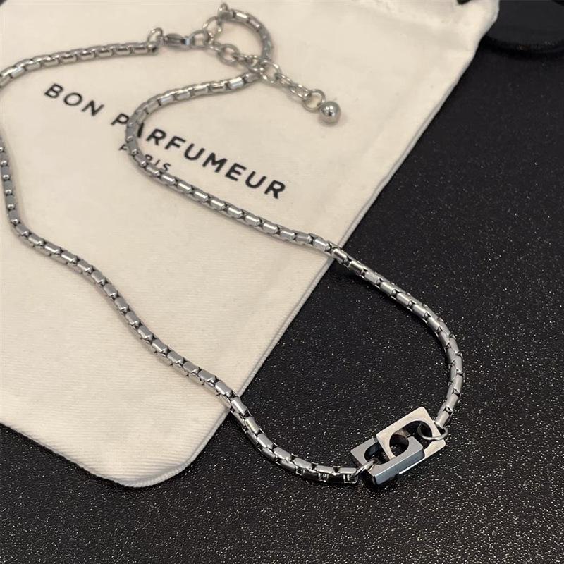 Minimalist Square-ring Interlocking Necklace - Titanium and Steel - Unique and Versatile, Retro and High-end, Trendy Collar Chain
