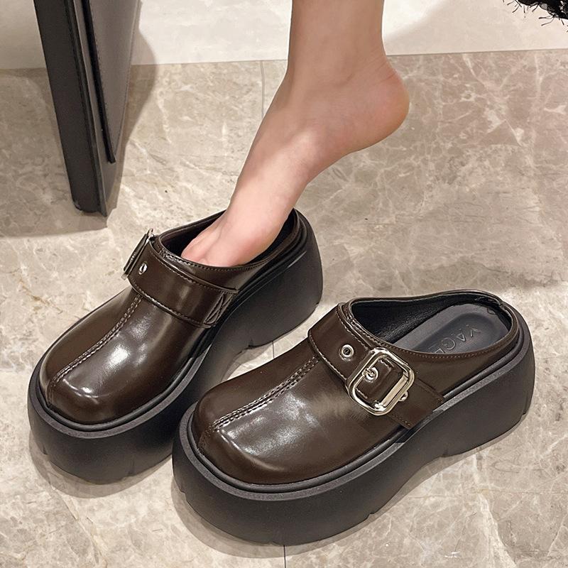 In the summer of 2024, the new round head Korean version of casual sandals, thick-bottomed lazy slippers, fashionable bag head and half slippers.