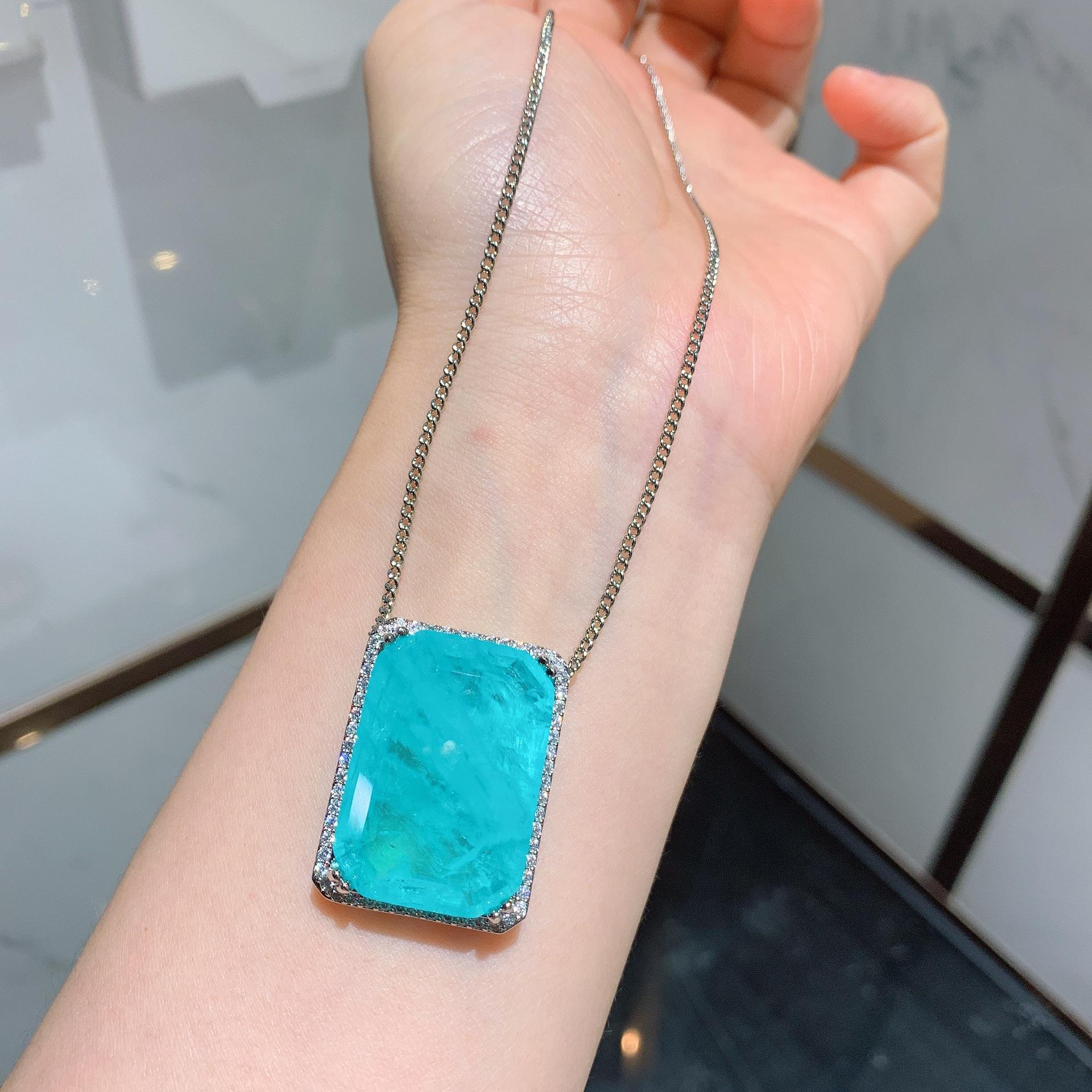 

Комплект украшений с имитацией бриллиантов Параиба Комплект украшений Прямоугольный 20 * 28 Крупная подвеска Серьги-пусеты 9 * 12