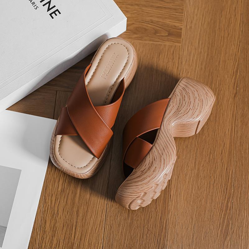 Thick-soled cool slippers women's summer new cross-strap muffin sole small height-increasing shoes wear beach Roman shoes women