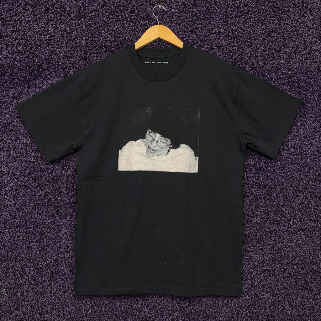 Billie Eilish Birds of a Feather Music Video Still T-Shirt L Unisex T-Shirt