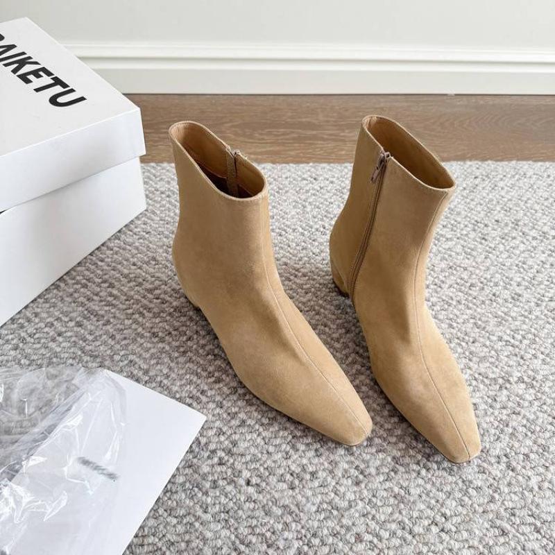 Autumn and winter pointed low boots leather large size women's boots European and American women's leather boots new middle heel rubber sole Mart