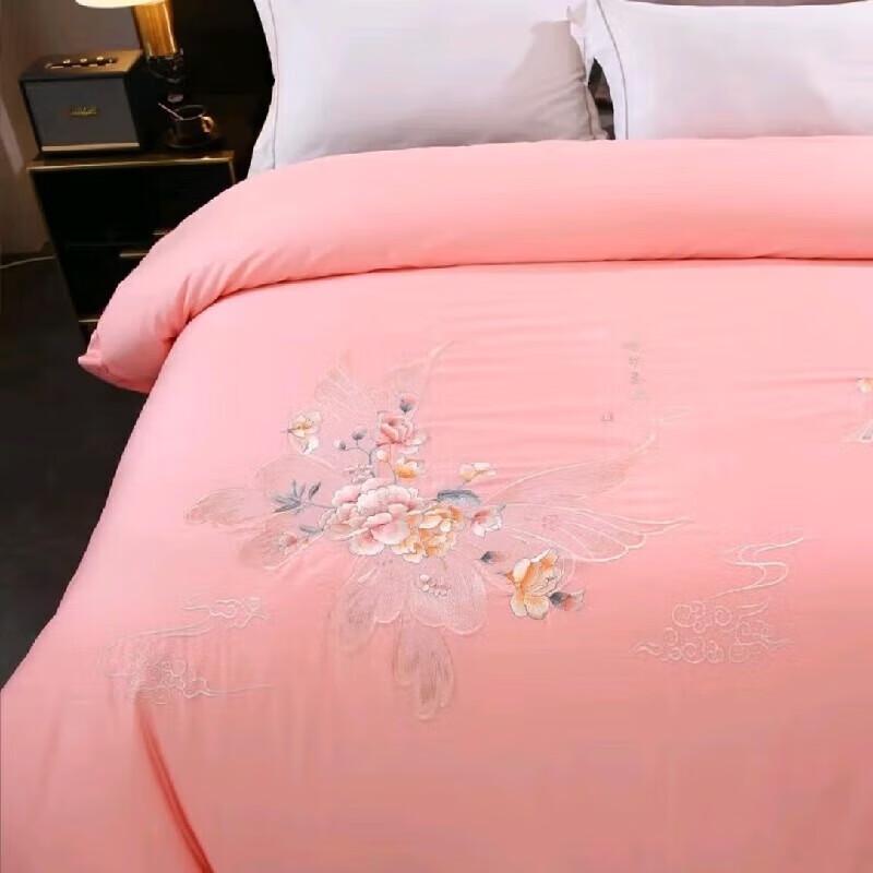 

Jieliya Hand-Embroidered Mulberry Silk Quilt