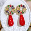 Boucles d'oreilles florales CMM vibrantes multicolores en zircone cubique dorées ornées de superbes gouttes vertes en forme de larme Une déclaration de mode pour chaque occasion
