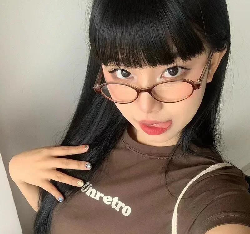 

Овальные очки в стиле ретро для женщин и девочек Y2K, красно-зеленая оправа, стеклянные очки, декоративные компьютерные анти-синие очки с вождением на море Plain Glasses