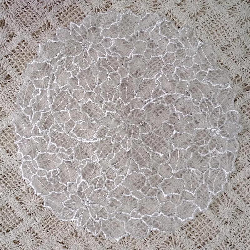 Beautiful White Embroidery Coffee Cup Mat 33cm Round Floral Lace Mat Vase Coffee Cup Mat Home Decoration