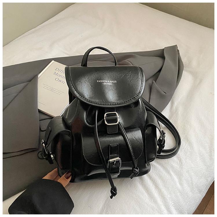 Autumn and winter retro high-end backpack women's commuting daily large-capacity backpack fashionable versatile student travel schoolbag