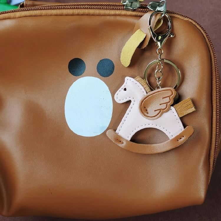 Eye Catching Pegasus Keychain For Bag And Car Decoration Offering A Touch Of Elegances And Personal Expression