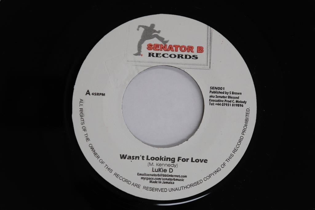 7inch Record LUKIE D / BUNNY LYE LYE - Wasn't Looking For Love / Sweet For SEN001 SENATOR B UK Reggae, Ska & Dub Used
