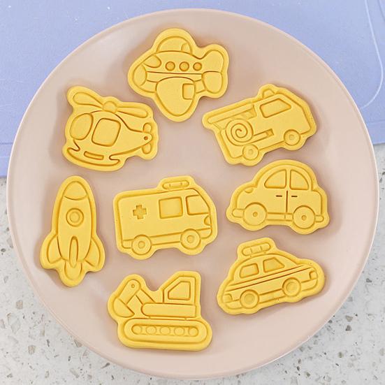 8Pcs/Set Vehicle Pattern Cookie Cutters Reusable PP Children Holiday Cookie Mould Stencils for Kids
