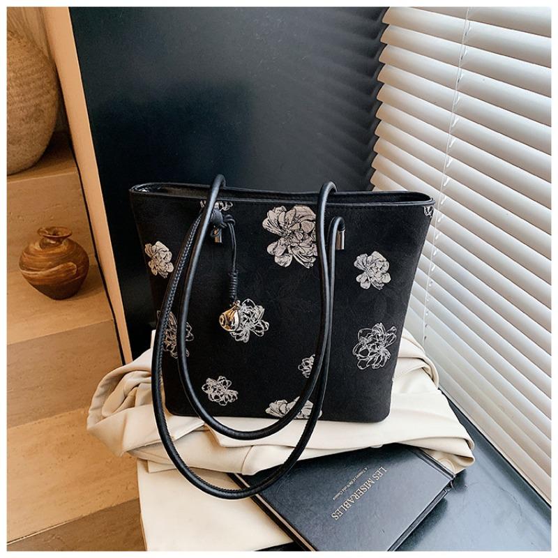 

Portable tote bag women s spring and summer new trendy fashion versatile shoulder armpit bag чёрный