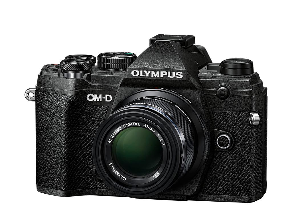 OM Jednoohniskový objektiv DIGITAL 45mm černý SYSTEM/OLYMPUS M.ZUIKO F1.8