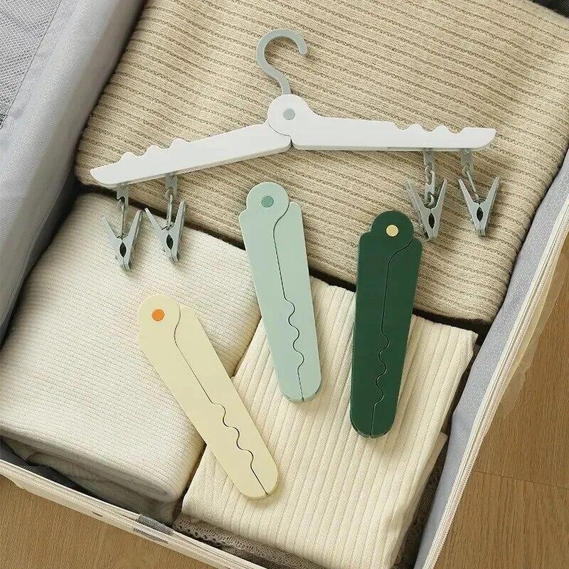 1 Pcs Colorful Travel Hangers Portable Foldable Clothes Hangers Travel Accessories Foldable Baby Clothes Drying Rack