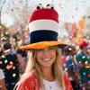 Morbido Cappello Peluche Pallone da Calcio, Cappello a Cilindro a Strisce Tema Sportivo per Feste, Copricapo da Tifo per Partite di Calcio per Bar Sportivi, Accessori per Photo Booth, Eventi a Tema