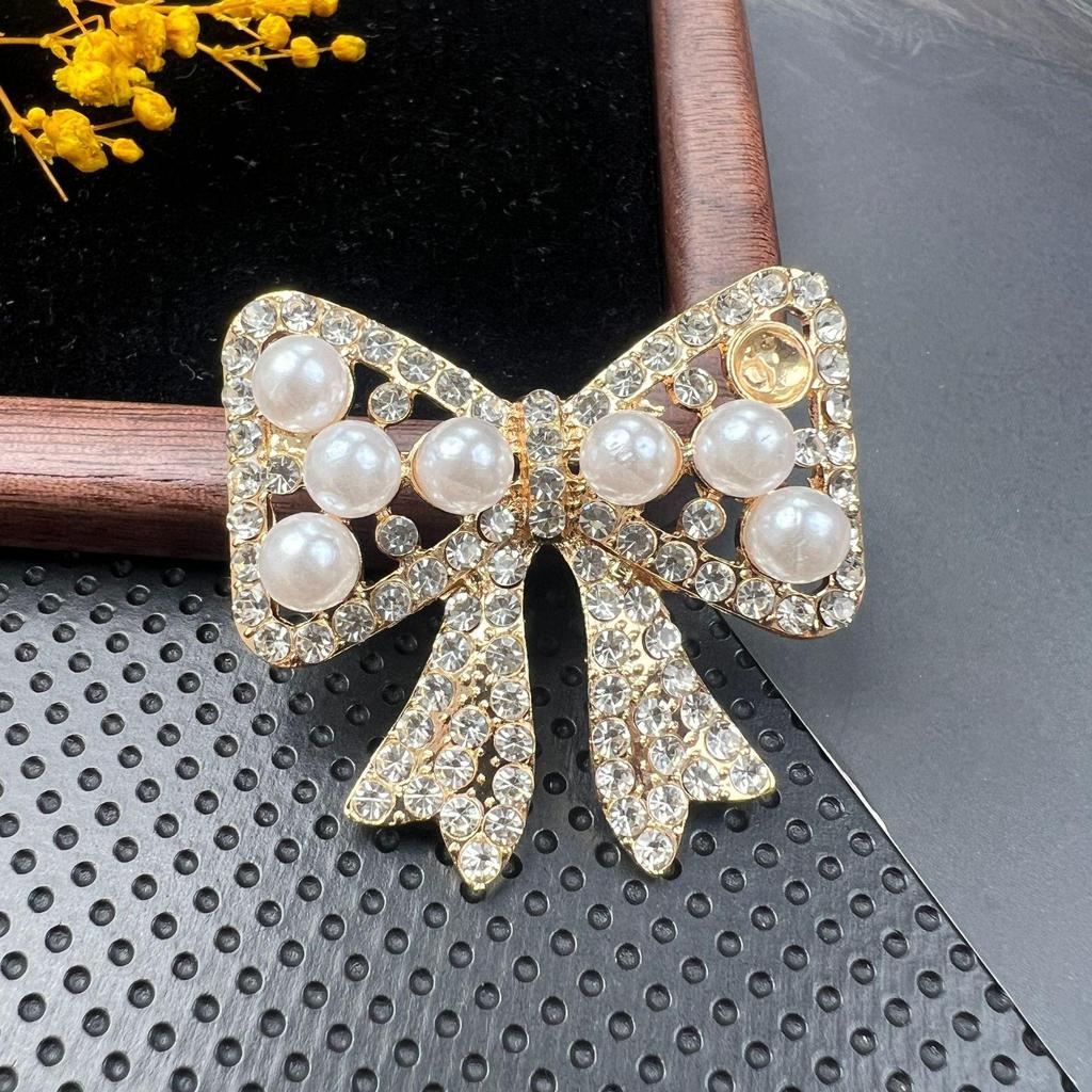 Broșă Retro Cristal Diamant cu Ac Anti-Expunere și Cataramă din Aliaj pentru Accesorii Vestimentare