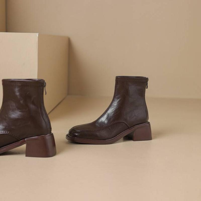 Autumn and Winter Leather Women's Martin Boots Rubber Sole Square Head Large Size Women's Boots Middle Heel Square Heel Korean Version of the New M