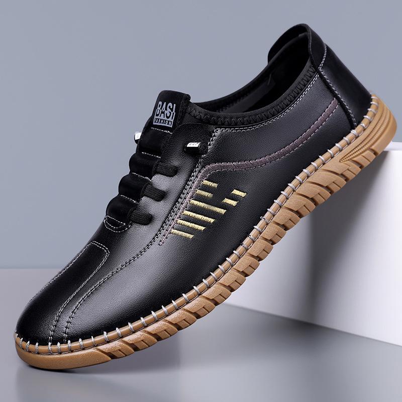 Fashion Spring Autumn New Designer Driving Shoes for Men Fashion Casual Solid Color Leather Shoes Male Lace Light Board Shoes Man