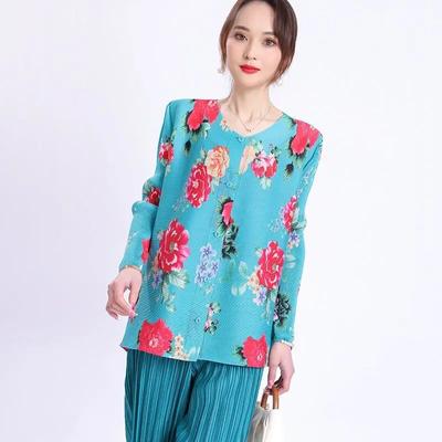 Wrinkle Printed Top, Women's Round Neck, Long Sleeved, Fashionable and Stylish, Slimming and Loose Fitting Cardigan