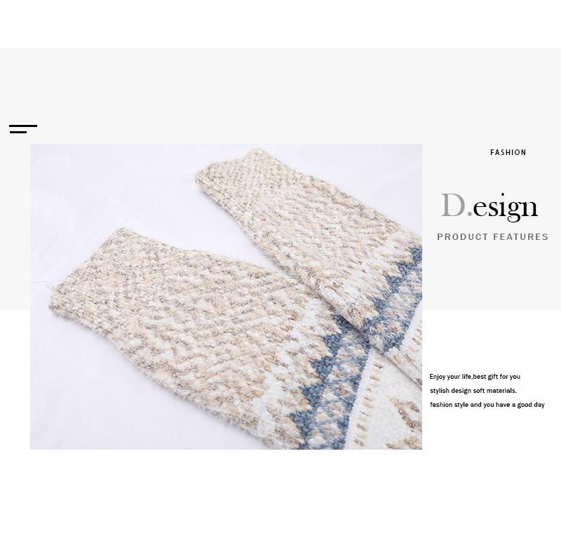 Women's Autumn/Winter Snowflake Pullover Sweater with Semi-High Neck