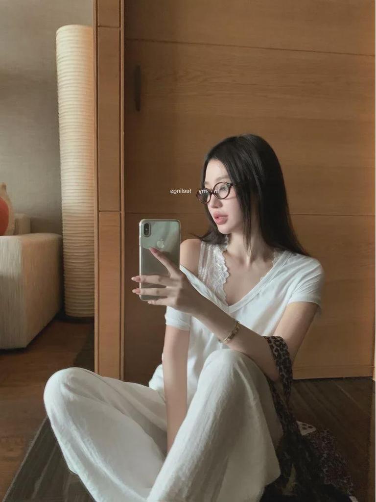 2024 Autumn Women's Sexy French Lace Embroidered See-Through Vest