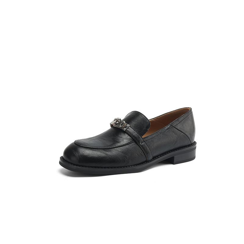 Wear new casual single shoes in all seasons, shallow-mouth rubber soft-soled leather shoes, cover feet, one pedal, lazy shoes, round head large siz