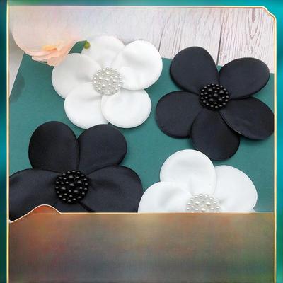 Exquisite 3D Schwarz-Weiß-Blumenaccessoires für Kleidung und DIY-Projekte