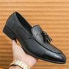 Designer Fashion New Men Pointed Tassels Patent Leather Dress Casual Shoes Black Brown Loafers Wedding Dress Homecoming Footwear