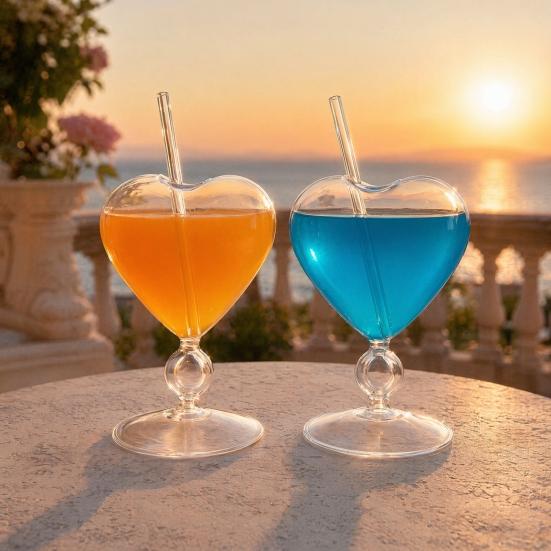 Kreativer herzförmiger Kelch mit Strohhalm, Personalisierter Glas-Wein-Saftbecher, Herzförmiges Stielglas für Champagner Martini, Hochzeitsgeschenk