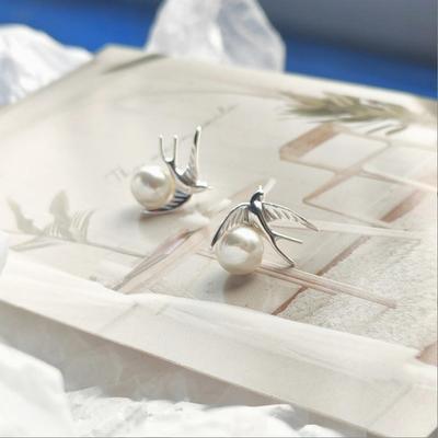 Temperament Chasing and Flying Birds Pearl Earrings Hot Sale for Trendy Women Ladies Casual Wear Party Cute Animal Dangle Earrin