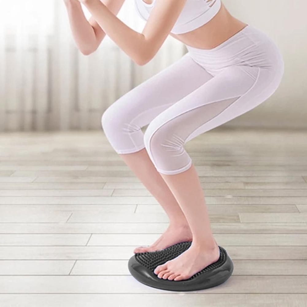 PVC Soft Yoga Balance Board Wear Resist Fitness Yoga Round Mat Air Cushion Massage Pad for Travel Fitness Gym Balance Cushion