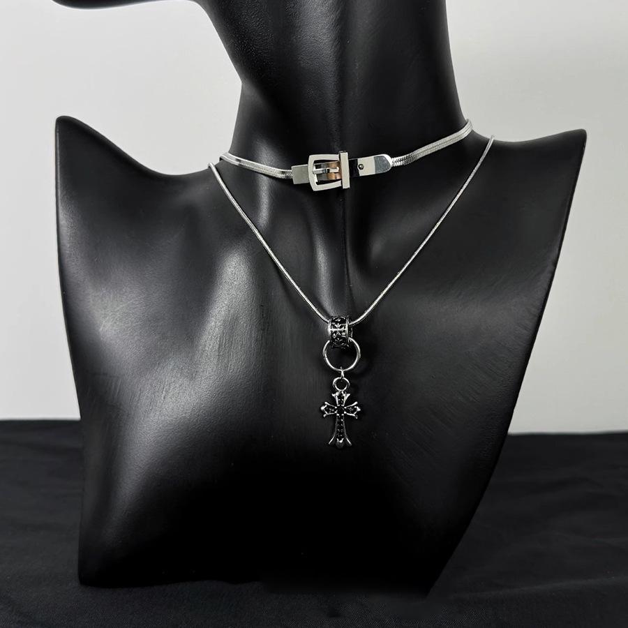 Love Heart Rivet Punk Choker Necklace - Y2K Subculture Clavicle Chain