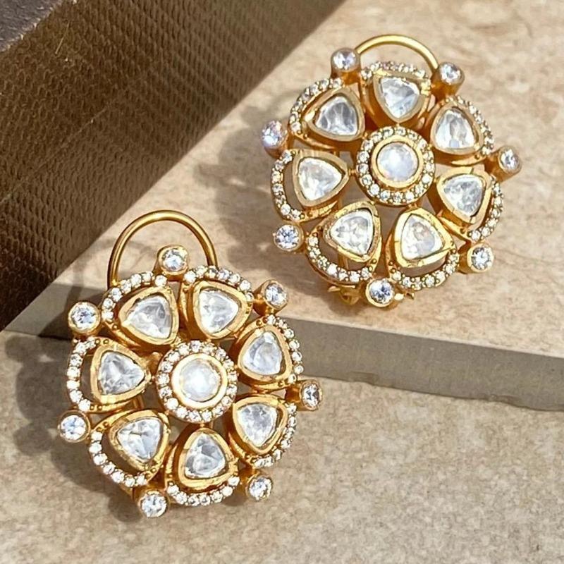 

Fashionable and Classic Teardrop Shaped Zircon Flower Pendant Earrings, Women s Personalized Holiday Accessories Zircon