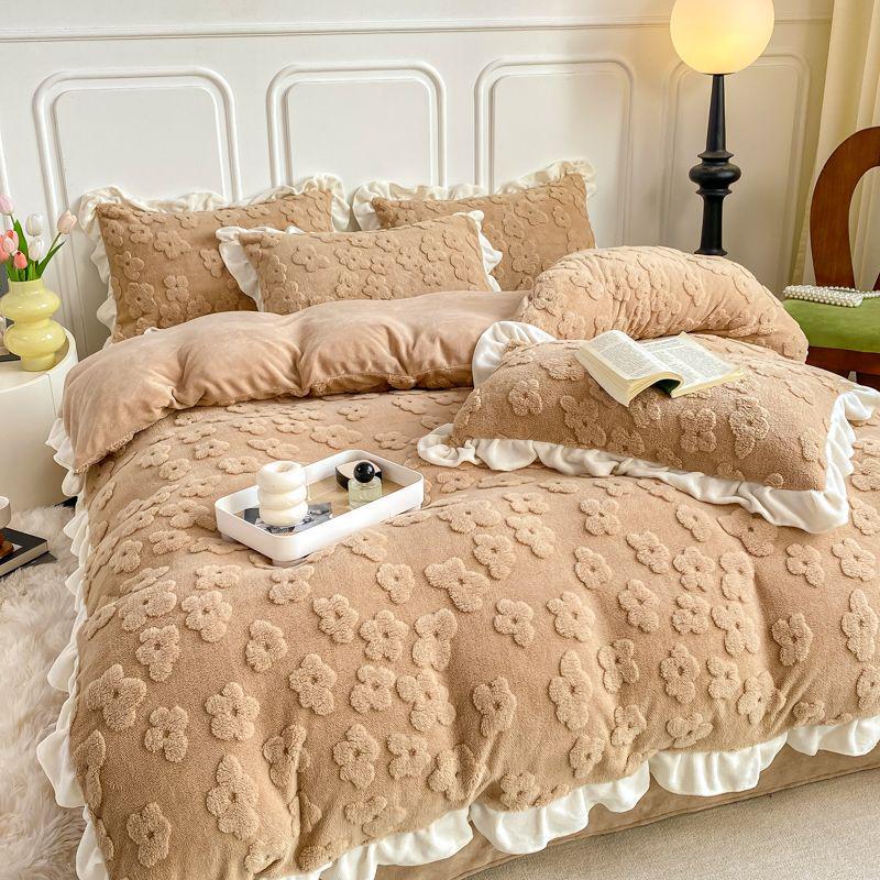 Korean Style Crystal Velvet 4-Piece Winter Set: Thickened Milk Velvet Duvet Cover with Coral Fleece and Fitted Sheet.