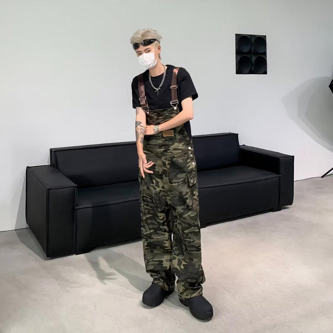 

Men s American Retro Camouflage Wide-Leg Pants Small