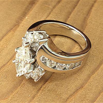 Neuartiges Design Markise Zirkonia Ehering für Damen Versilbert Romantische Hochzeitszeremonie Party Damenring Trendiger Schmuck