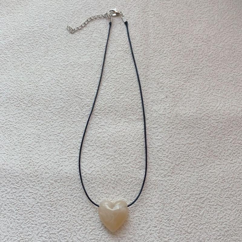 Colorful Resin Love Heart Necklace Stylish Love Heart Necklace Adornment Personalized Heart Pendant Neckchain Charm