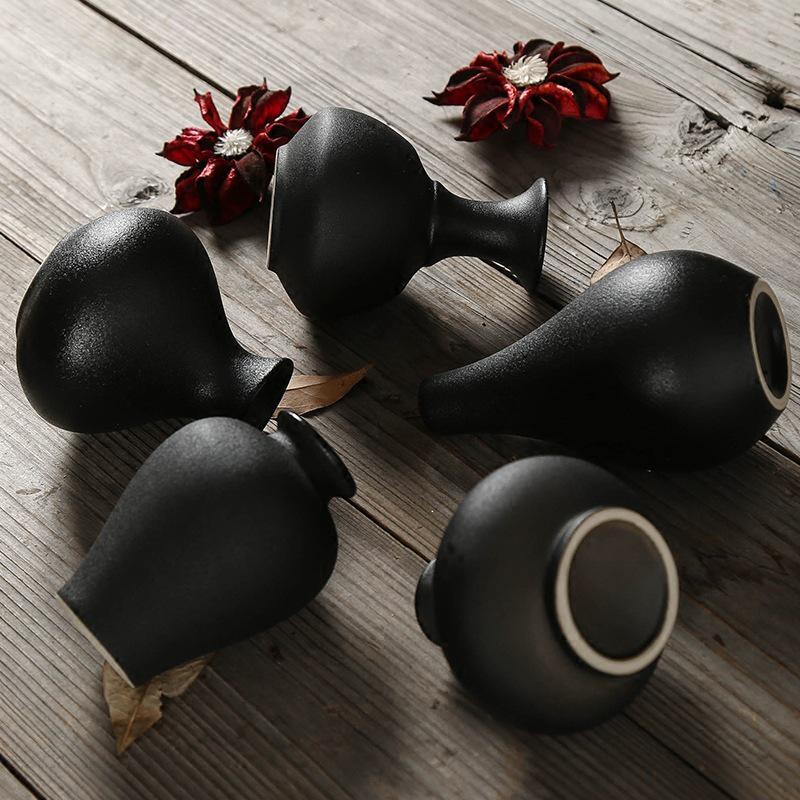 Zen Style Black Ceramic Mini Vase for Dried Flowers – Retro Chinese/Japanese Decor Ornament