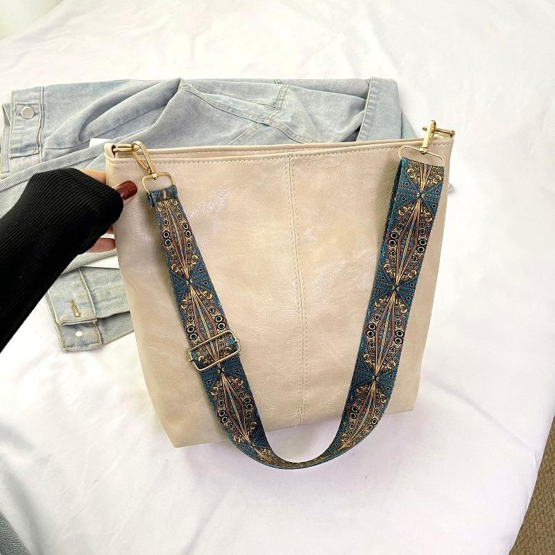 Large-capacity Bag Women's Spring and Summer New Retro Broadband Shoulder Messenger Bag Premium Texture Commuter Bucket Bag