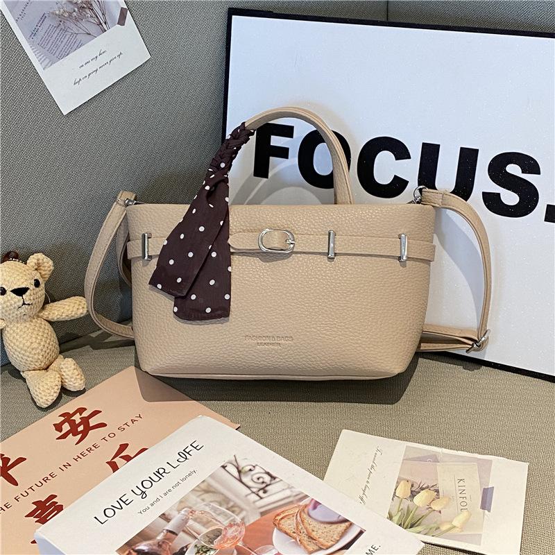 

Korean version of premium handbag women s 2025 new simple commuter tote bag versatile shoulder messenger bag абрикосовый