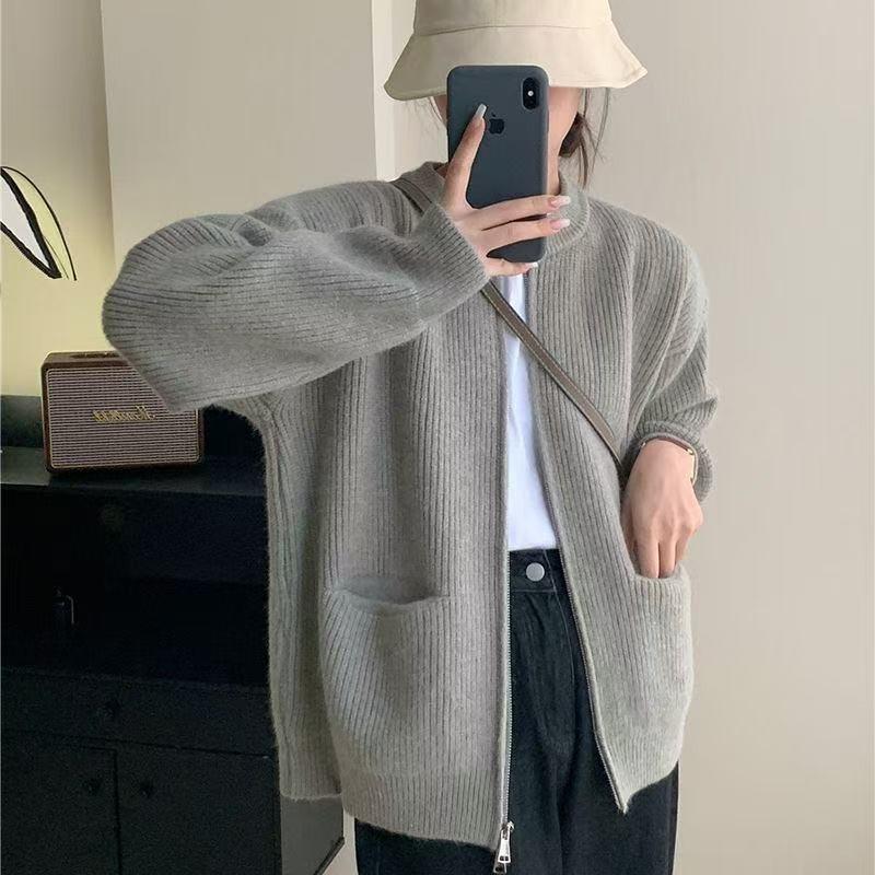 

Retro solid color lazy style premium double zipper pocket knitted cardigan women s loose soft waxy temperament sweater jacket S/75-90 світло-сірого кольору