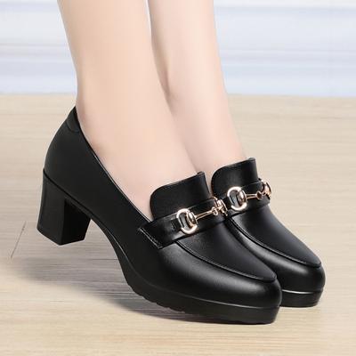 Novedad de Primavera Comodidad Tacón Cuadrado Cadena Metálica Zapatos de Cuero Suave para Mujer Moda Slip On Tacón Grueso Casual Zapatos Mary Jane