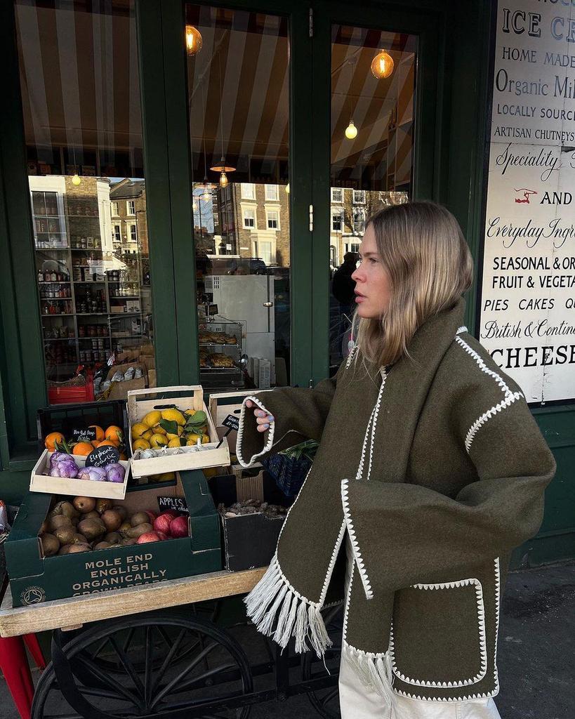 2023 Autumn/Winter Women's Wool Coat with Scarf & Tassels - European & American Style, Thick & Loose.