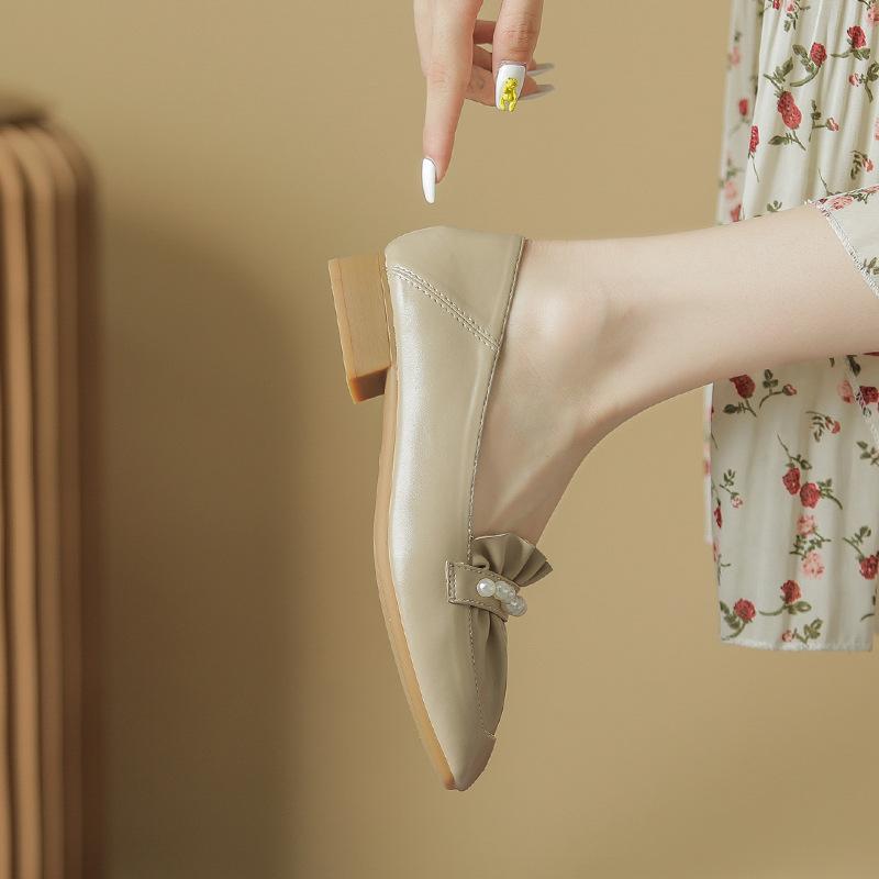 Autumn New Shallow Mouth Thick Heel Pleated Grandma Shoes Women's Pearl Soft Versatile Square Head Thick Heel Single Shoes Women