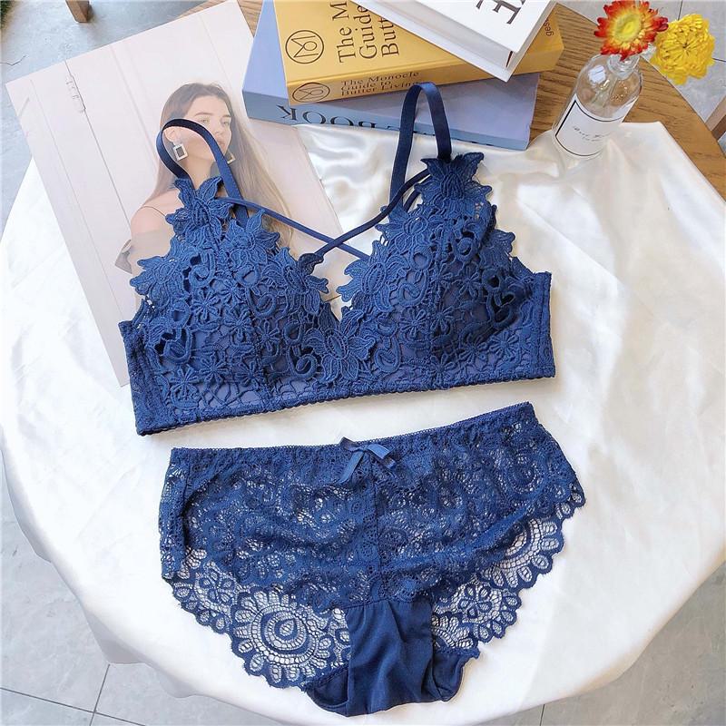 Youthful Lace Underwear Set: Wireless, Adjustable, Anti-Sagging, Side-Breasted Bra.
